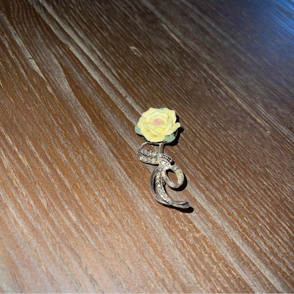 Unbranded Yellow Rose Pin